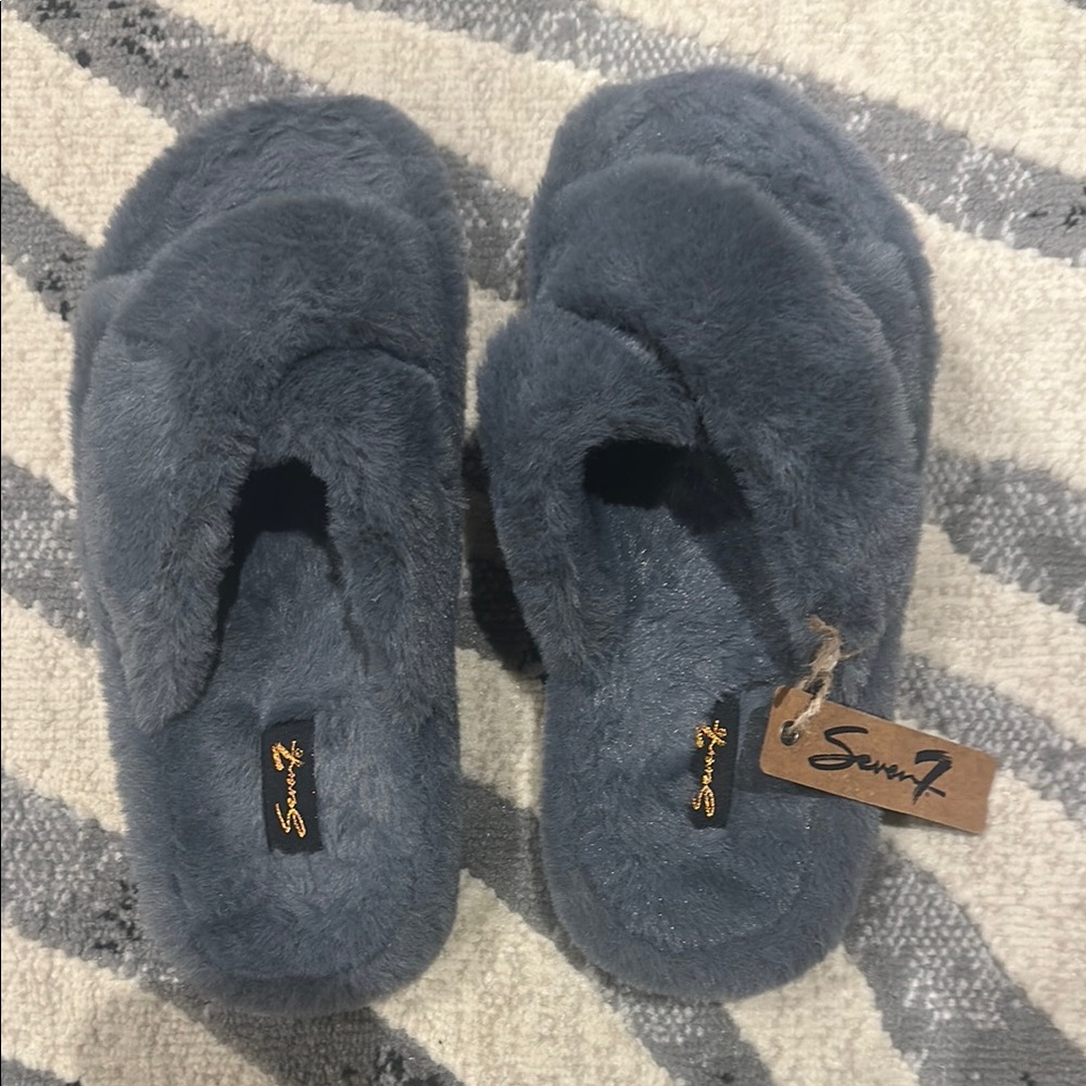 Seven7 Gray Fuzzy Slippers